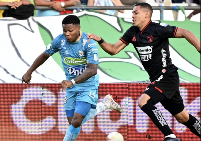 América sigue en caída libre y empató sobre el final con Jaguares